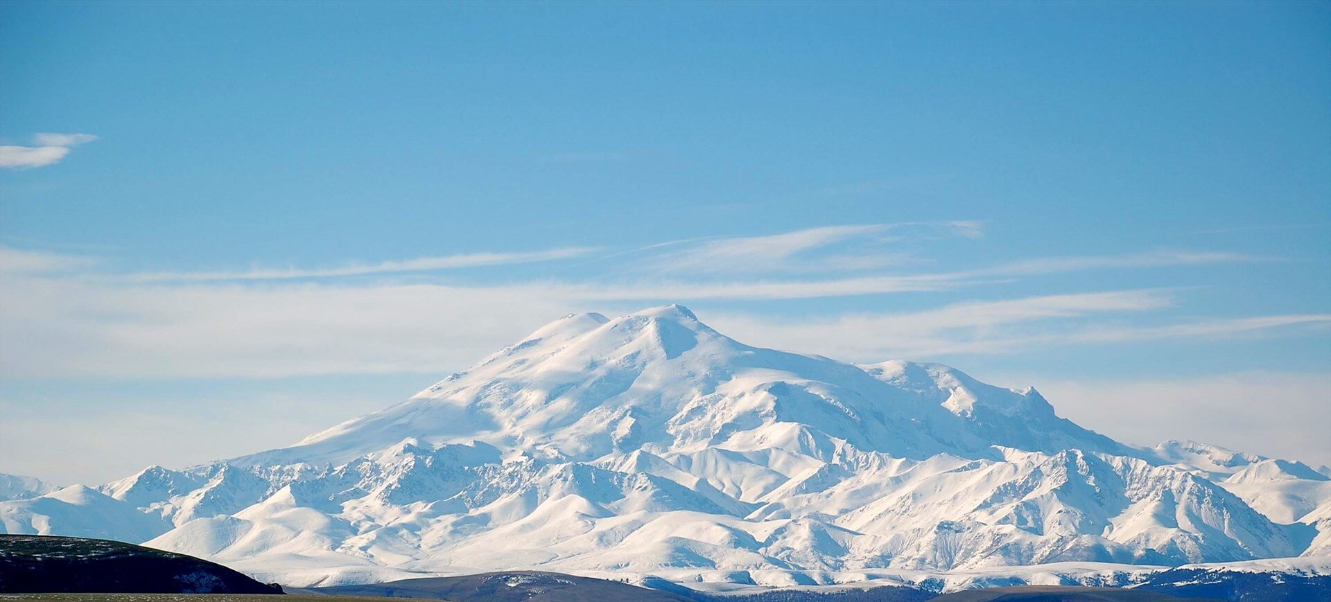 Фото: derivative work: CraploadMount Elbrus May 2008.jpg: JukoFF, Public domain, via Wikimedia Commons