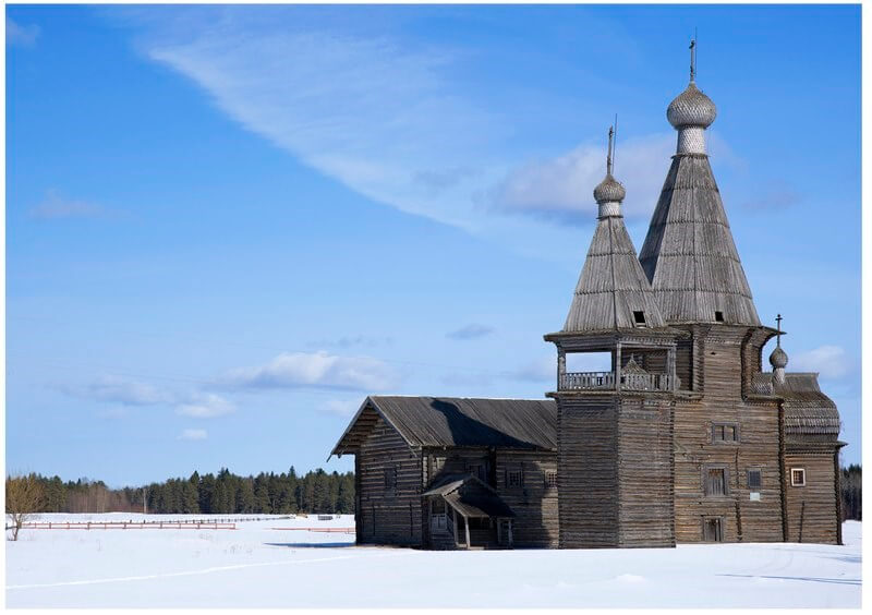 Церковь Иоанна Златоуста с колокольней. Фото: Тейр, CC BY-SA 4.0 https://creativecommons.org/licenses/by-sa/4.0, via Wikimedia Commons