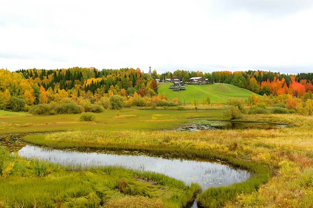 Малые Корелы. Alena Pasheva, CC BY-SA 3.0 https://creativecommons.org/licenses/by-sa/3.0, via Wikimedia Commons