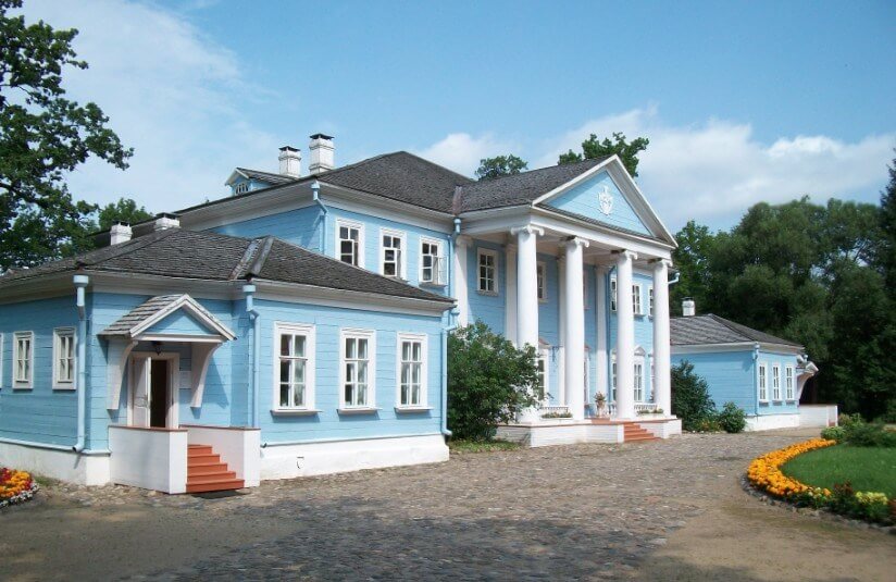 Новоспасское. Усадьба Глинки. СМИРУПОНИТКЕ, CC BY-SA 4.0 https://creativecommons.org/licenses/by-sa/4.0, via Wikimedia Commons